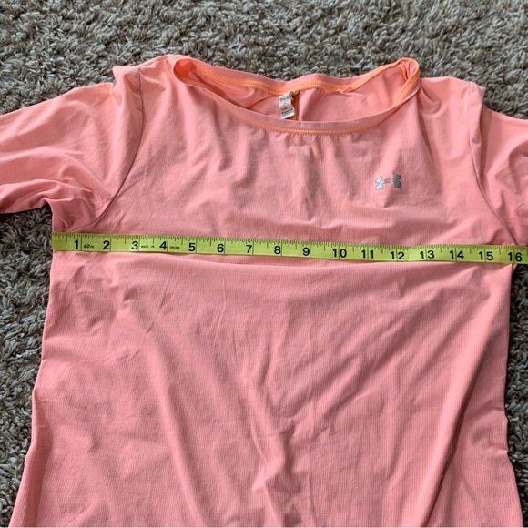 Women's Under Armour Heat Gear Workout Top size Medium Gym Crossfit Yoga Pilates - Picture 6 of 8
